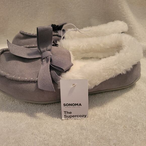 Sonoma Supercozy Gray & White Moccasin House Shoe Slippers Small 5/6 NWT - Picture 3 of 7
